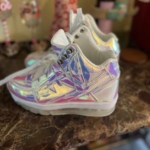 YRU qozmo holographic light up sneakers